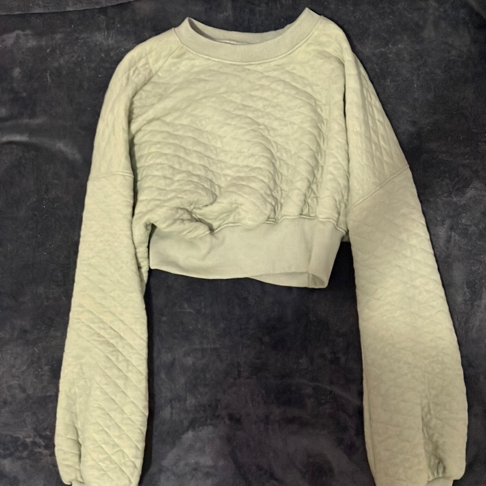 Green quilted cropped sweater